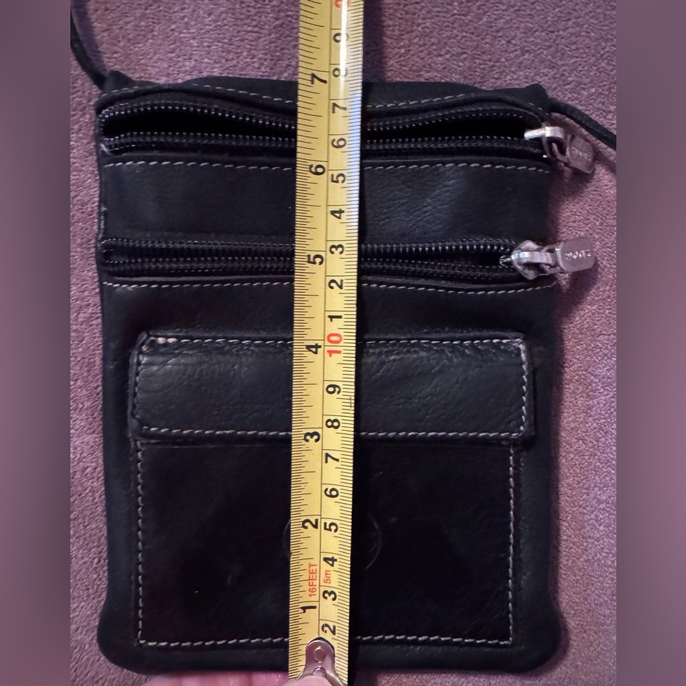 Vintage Roots Black Leather Crossbody Travel Pouch - Picture 16 of 16